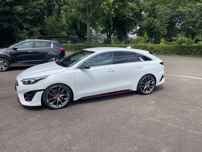 Gebraucht Kia ProCeed GT 204 PS (150 kW) 2023 Weiß Kombi