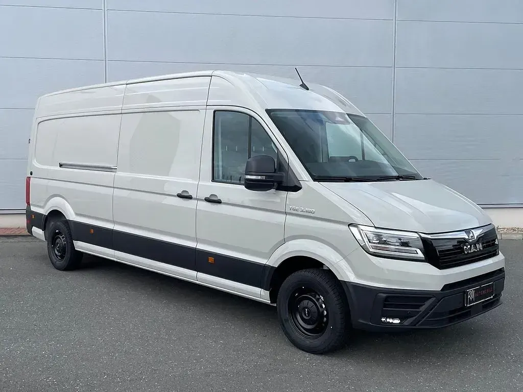 Używany MAN TGE 177 KM (130 kW) 2024 Szary Van
