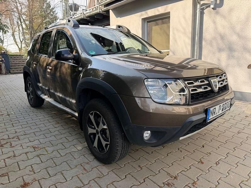 Second-hand Dacia Duster Prestige 114 CP (83 kW) 2017 Maro SUV