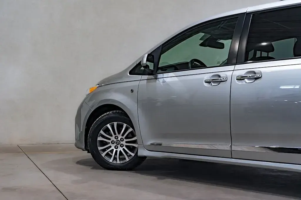 Gebraucht Toyota Sienna Limited 300 PS (220 kW) 2019 Silber Van / Kleinbus