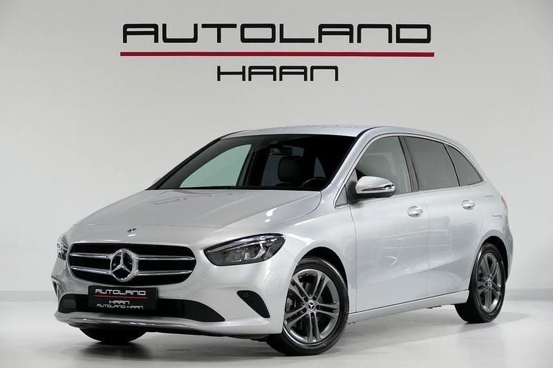 Silber Gebraucht 2020 Mercedes B200 Progressive Van / Kleinbus | 24.950 € (Fairer Preis) - Bild 1/4