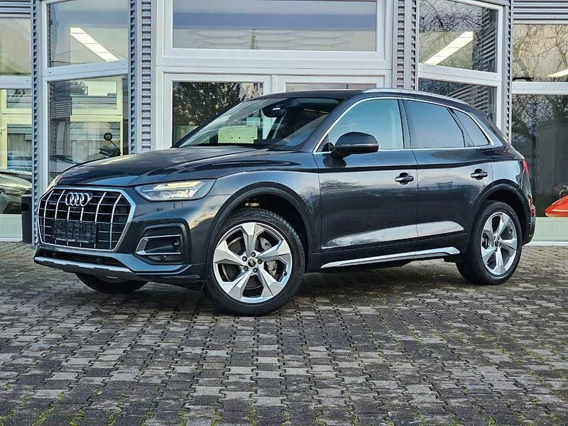 Grau Gebraucht 2021 Audi Q5 Ambiente SUV | 32.900 € (Superpreis) - Bild 1/4