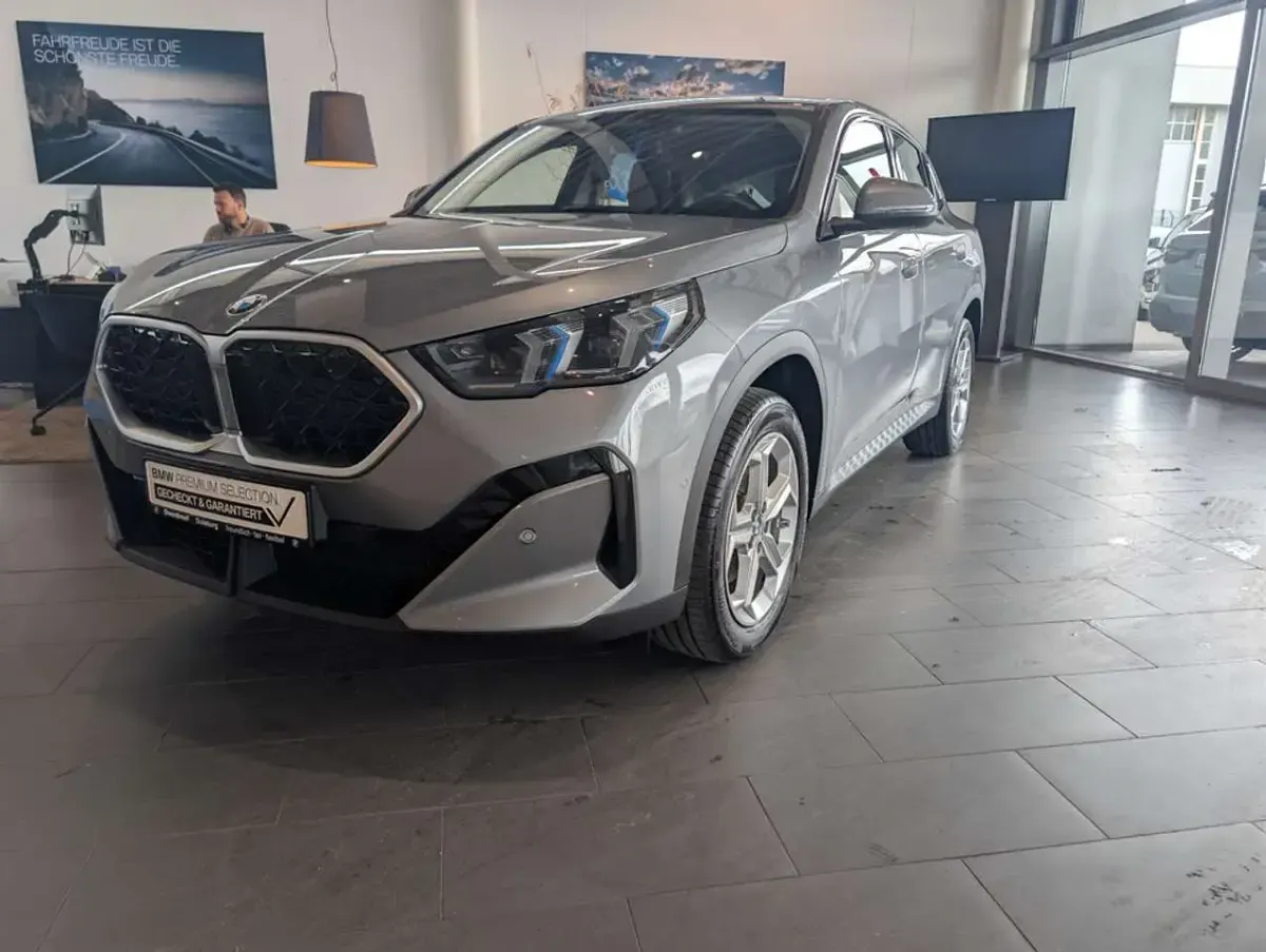 Gebraucht BMW X2 163 PS (119 kW) 2025 Skyscraper grau metallic SUV