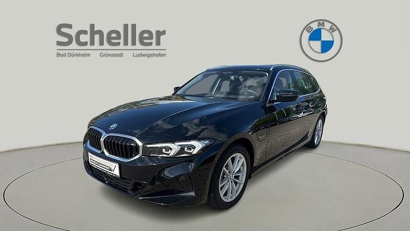 Gebraucht BMW 330e 292 PS (214 kW) 2023 Schwarz uni Kombi