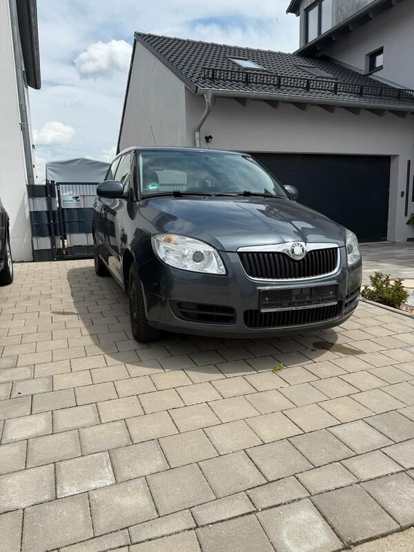 Grau Gebraucht 2009 Skoda Fabia Kleinwagen | 1.200 € (Superpreis) - Bild 1/4