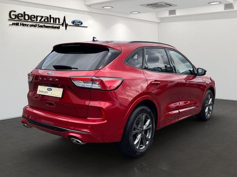 Gebraucht Ford Kuga ST-Line 150 PS (110 kW) 2021 Rot SUV