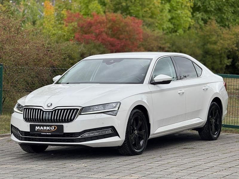 Weiß Gebraucht 2021 Skoda Superb Style Limousine | 21.550 € (Fairer Preis) - Bild 1/4