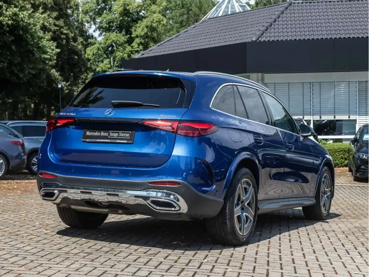 Gebraucht Mercedes GLC220 AMG 197 PS (144 kW) 2023 Blau SUV