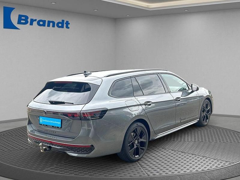 Gebraucht VW Passat R-line Plus 193 PS (141 kW) 2025 Grau Kombi