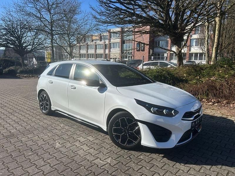 Gebraucht Kia Ceed GT-Line 140 PS (102 kW) 2025 Weiß Kleinwagen