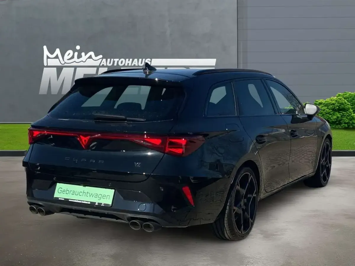 Gebraucht Cupra Leon VZ 333 PS (244 kW) 2026 Mitternachtsschwarz Kombi
