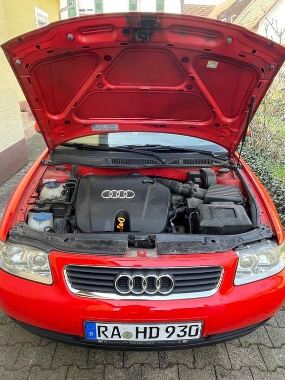 Gebraucht Audi A3 Ambiente 102 PS (75 kW) 2002 Rot Kleinwagen
