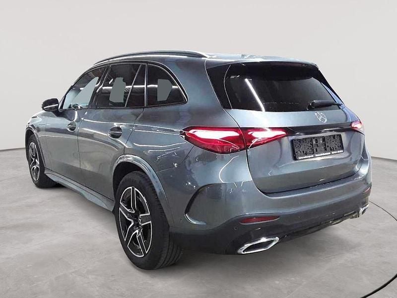 Gebraucht Mercedes GLC200 Advanced 204 PS (150 kW) 2023 Selenitgrau metallic SUV