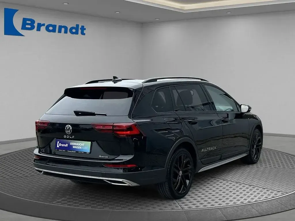 Gebraucht VW Golf Alltrack 200 PS (147 kW) 2024 Grenadillschwarz metallic (metallic) Kombi