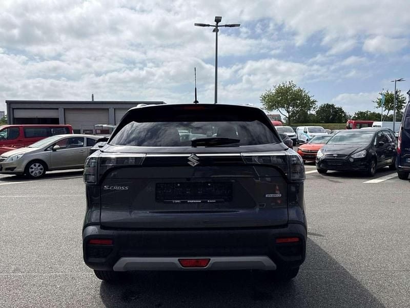 Gebraucht Suzuki SX4 Comfort 129 PS (94 kW) 2025 Grau Limousine