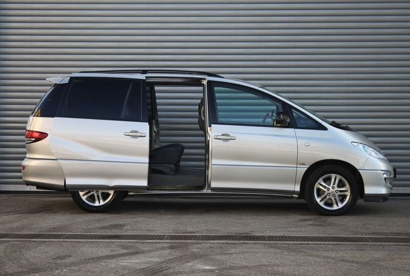 Silber Gebraucht 2005 Toyota Previa Sol Van / Kleinbus | 7.990 € (Fairer Preis) - Bild 1/4