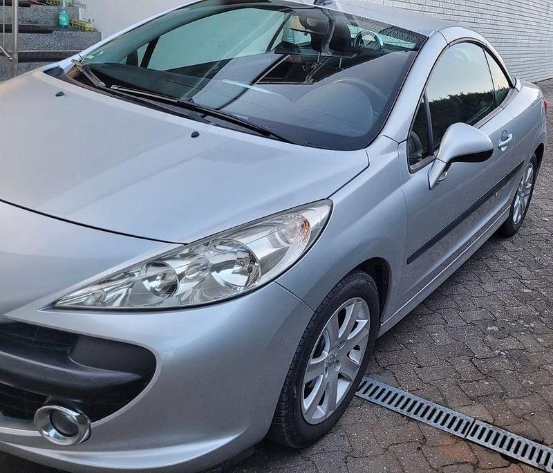 Gebraucht Peugeot 207 CC 120 PS (88 kW) 2006 Silber Cabrio