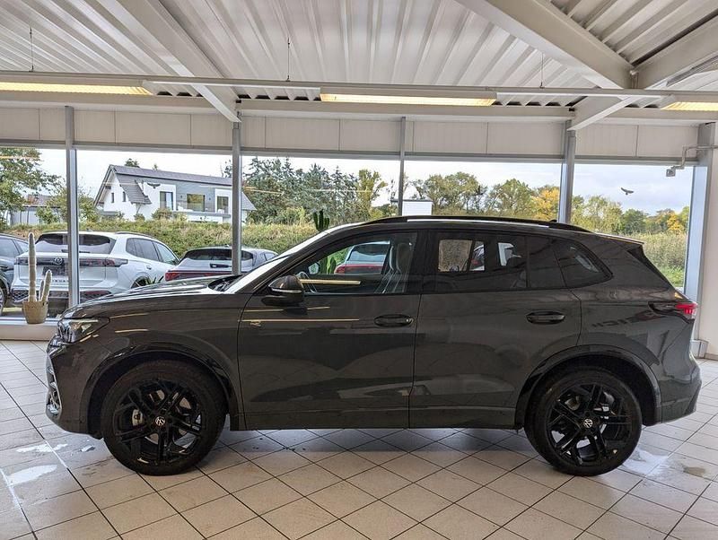 Gebraucht VW Tiguan R-line 193 PS (141 kW) 2025 Grau SUV