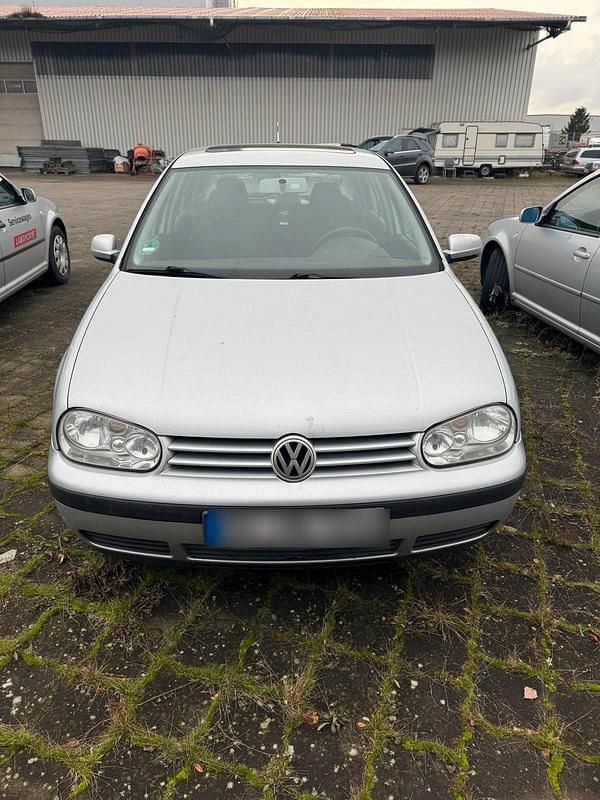 Silber Gebraucht 2001 VW Golf IV Kleinwagen | 500 € (Superpreis) - Bild 1/4