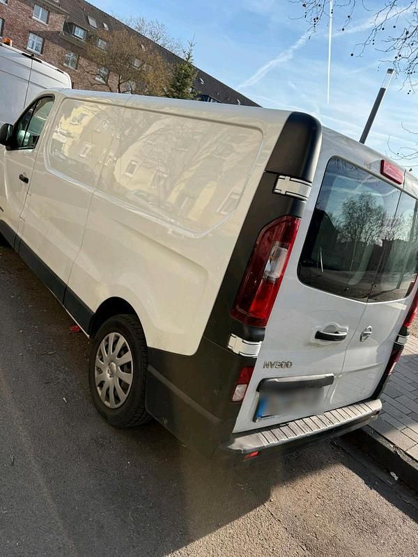 Gebraucht Nissan NV300 121 PS (88 kW) 2017 Weiß Van