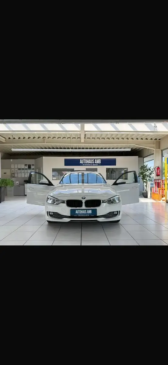 Gebraucht BMW 320 184 PS (135 kW) 2013 Weiß Limousine