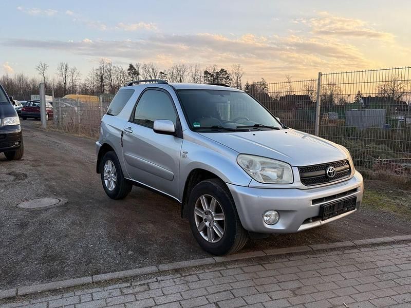 Gebraucht Toyota RAV4 Basis 125 PS (91 kW) 2005 Silber SUV