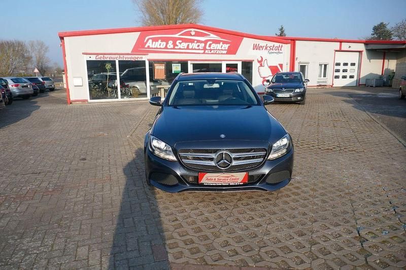 Gebraucht Mercedes C180 156 PS (114 kW) 2015 Grau Kombi