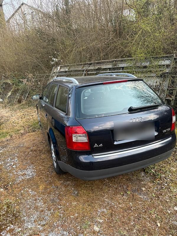 Second-hand Audi A4 131 CP (96 kW) 2001 Albastru Break