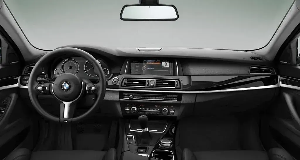 Gebraucht BMW 525 Sport Line 218 PS (160 kW) 2015 Blau Kombi