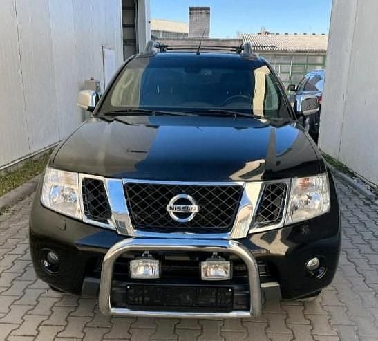 Gebraucht Nissan Navara 231 PS (169 kW) 2015 Schwarz Pickup