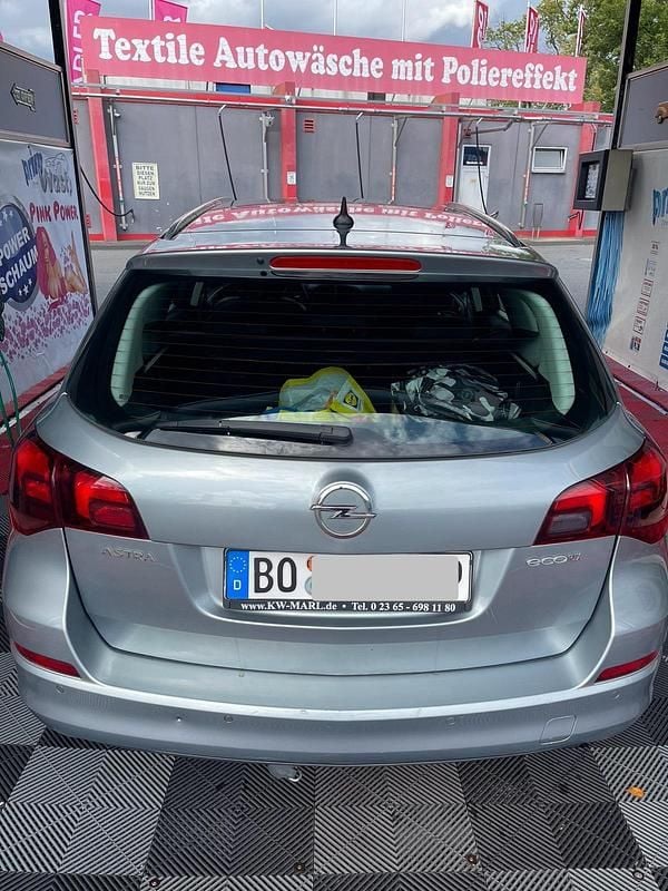 Gebraucht Opel Astra 110 PS (80 kW) 2012 Silber Kombi