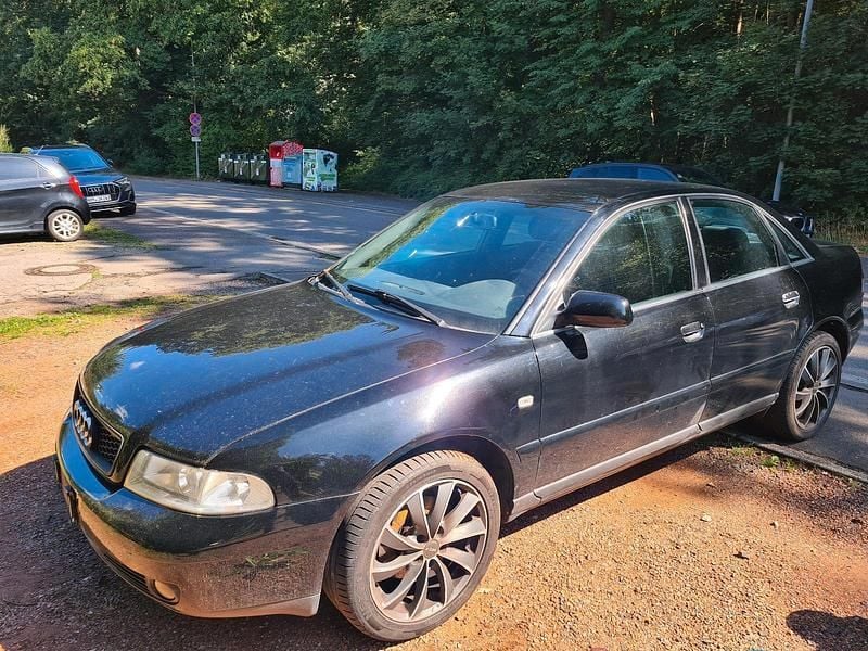Schwarz Gebraucht 2000 Audi A4 Limousine | 670 € (Fairer Preis) - Bild 1/4