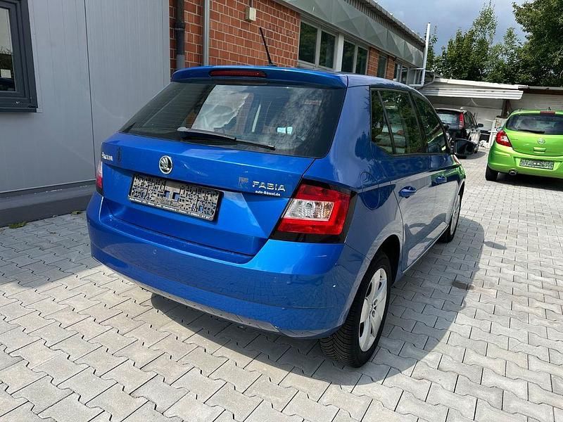 Gebraucht Skoda Fabia Style 90 PS (66 kW) 2016 Blau Kleinwagen