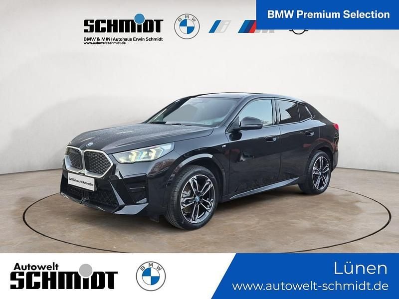 Gebraucht BMW iX2 Comfort Edition 230 kW (313 PS) 2024 (schwarz)  black sapphire SUV