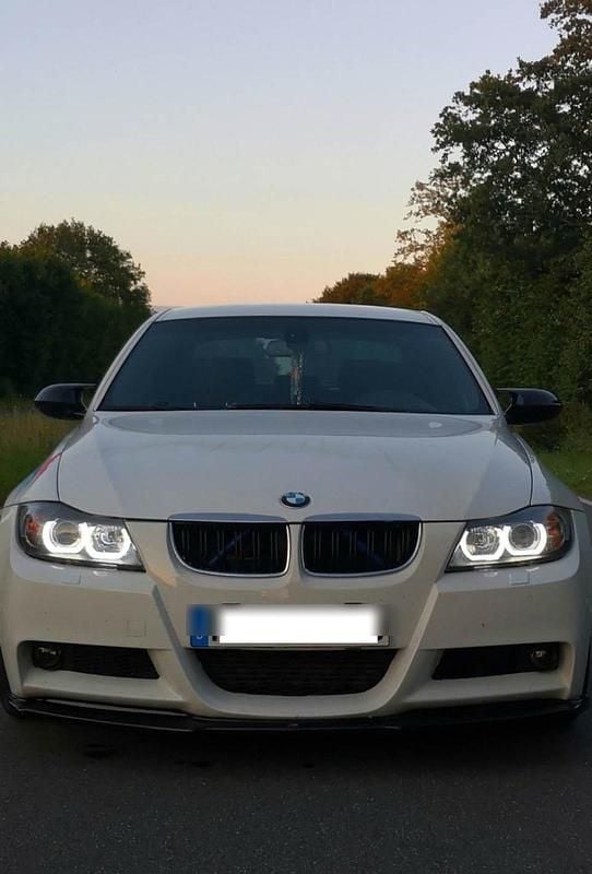 Weiß Gebraucht 2008 BMW 320 M Sport Limousine | 3.950 € (Superpreis) - Bild 1/4