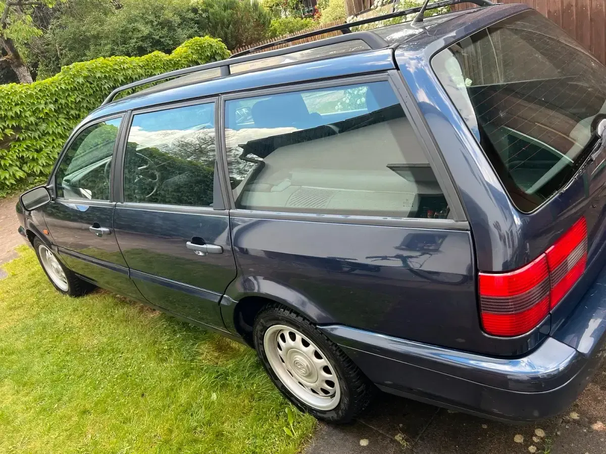 Gebraucht VW Passat 101 PS (74 kW) 1996 Blau Kombi
