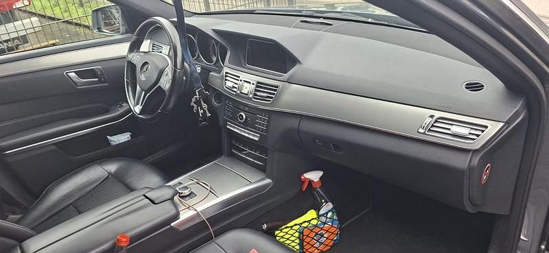 Gebraucht Mercedes E220 Avantgarde 170 PS (125 kW) 2016 Grau Kombi