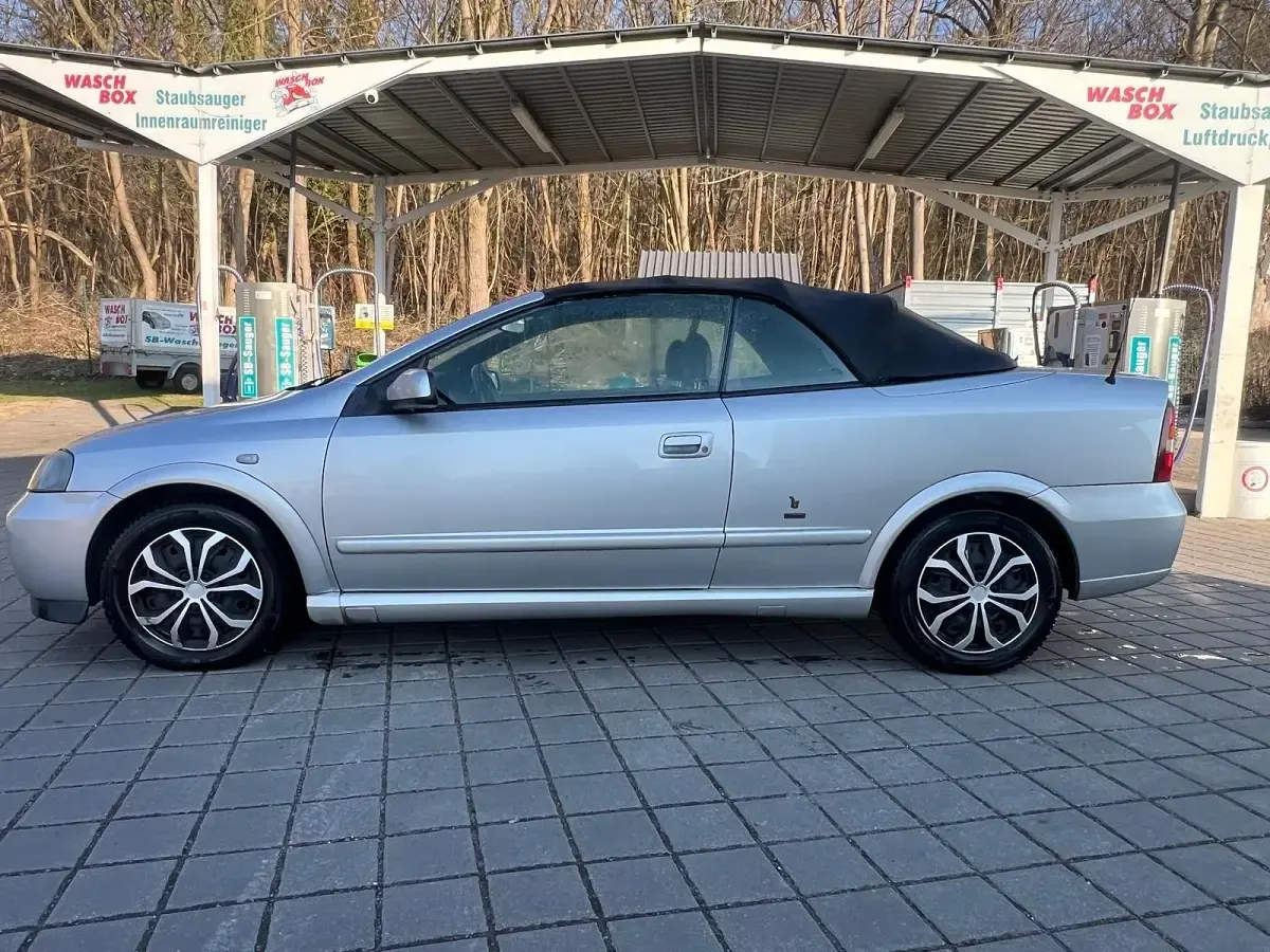 Gebraucht Opel Astra 125 PS (91 kW) 2003 Silber Cabrio