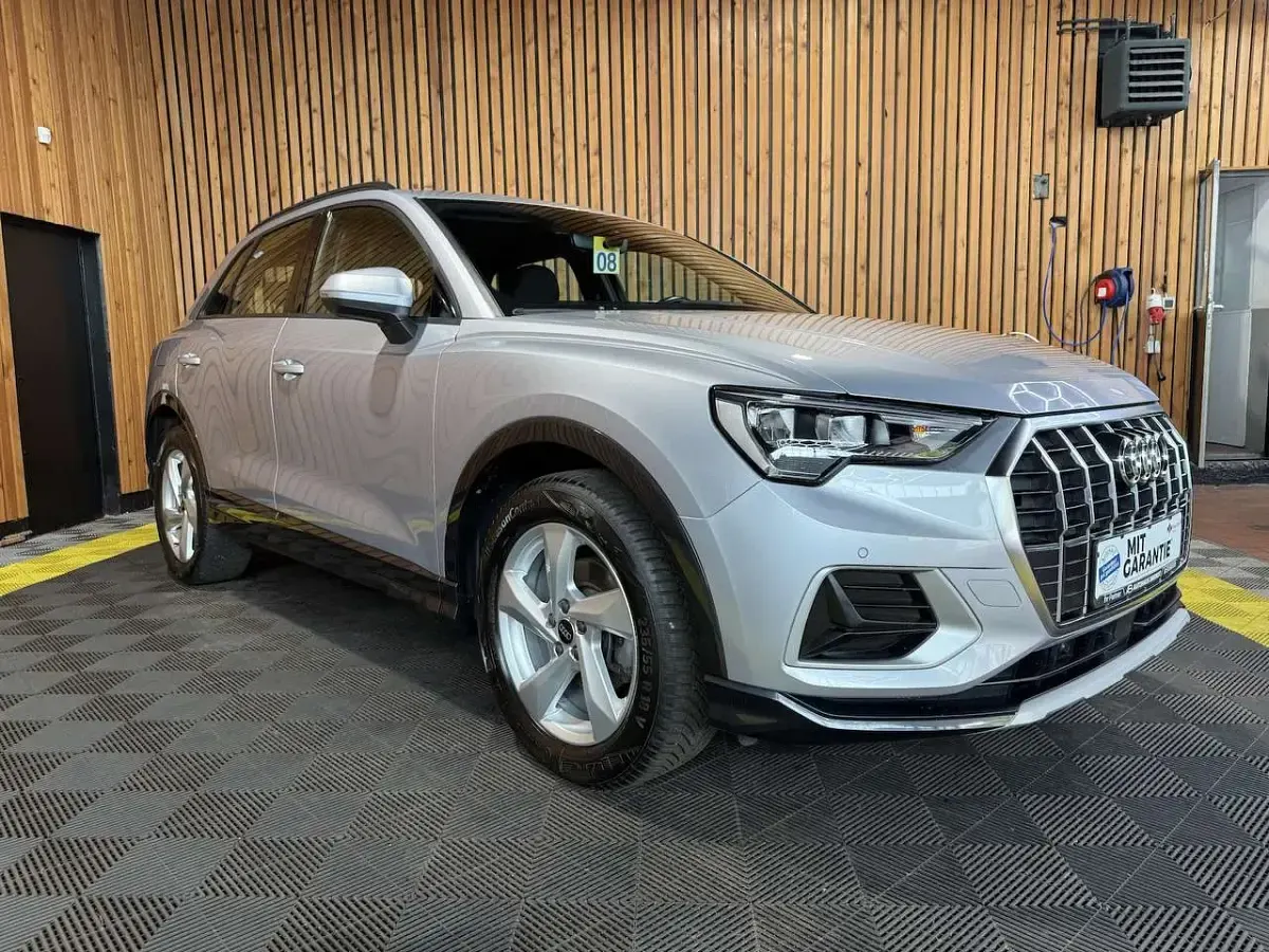 Gebraucht Audi Q3 150 PS (110 kW) 2023 Florettsilber SUV