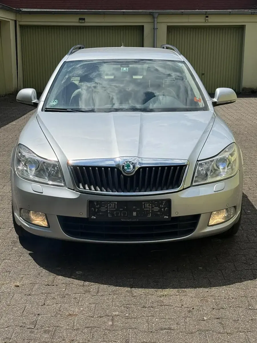 Gebraucht Skoda Octavia 160 PS (117 kW) 2011 Silber Kombi