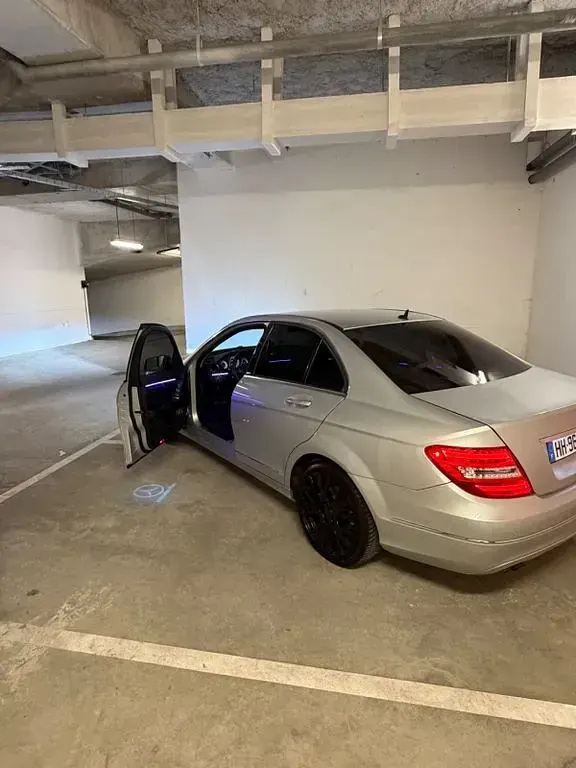 Gebraucht Mercedes C180 Elegance 177 PS (130 kW) 2012 Silber Limousine