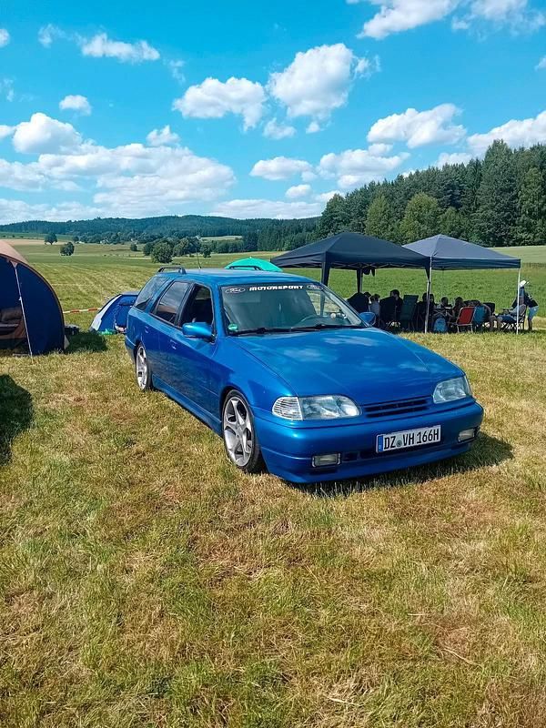 Blau Gebraucht 1994 Ford Scorpio Kombi | 6.000 € - Bild 1/4