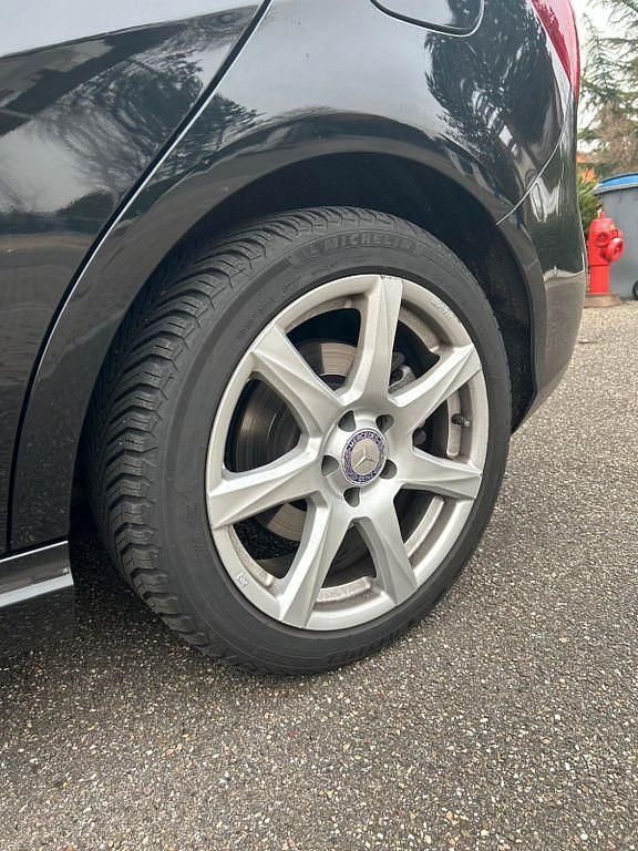 Gebraucht Mercedes B220 184 PS (135 kW) 2015 Schwarz Van / Kleinbus