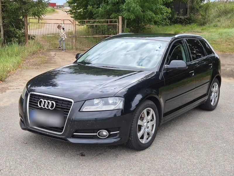 Schwarz Gebraucht 2011 Audi A3 Sportback Kombi | 5.500 € (Fairer Preis) - Bild 1/4