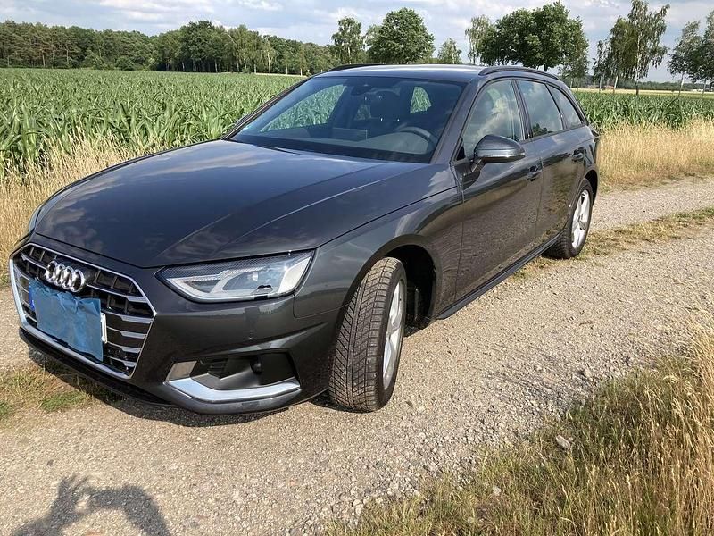 Gebraucht Audi A4 Advanced 150 PS (110 kW) 2022 Grau Kombi