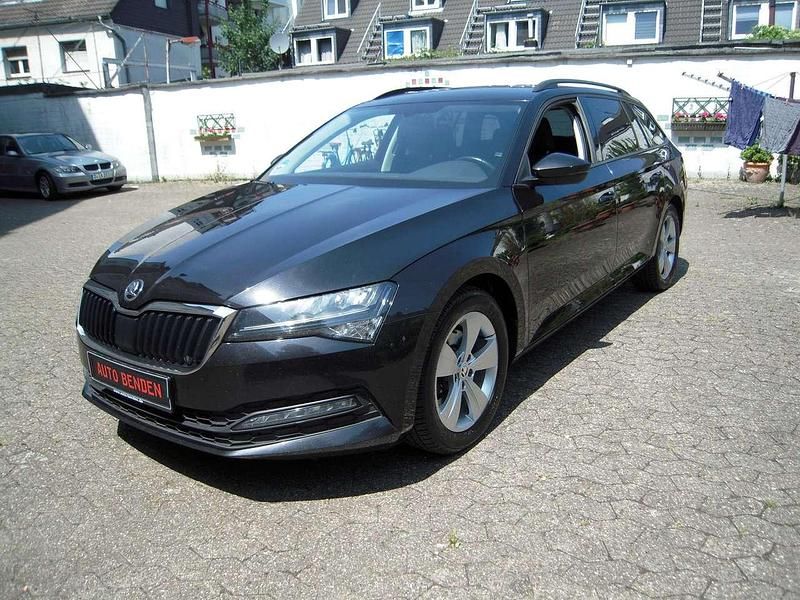 Cerna magic/black magic Gebraucht 2020 Skoda Superb Active Kombi | 12.650 € (Fairer Preis) - Bild 1/4
