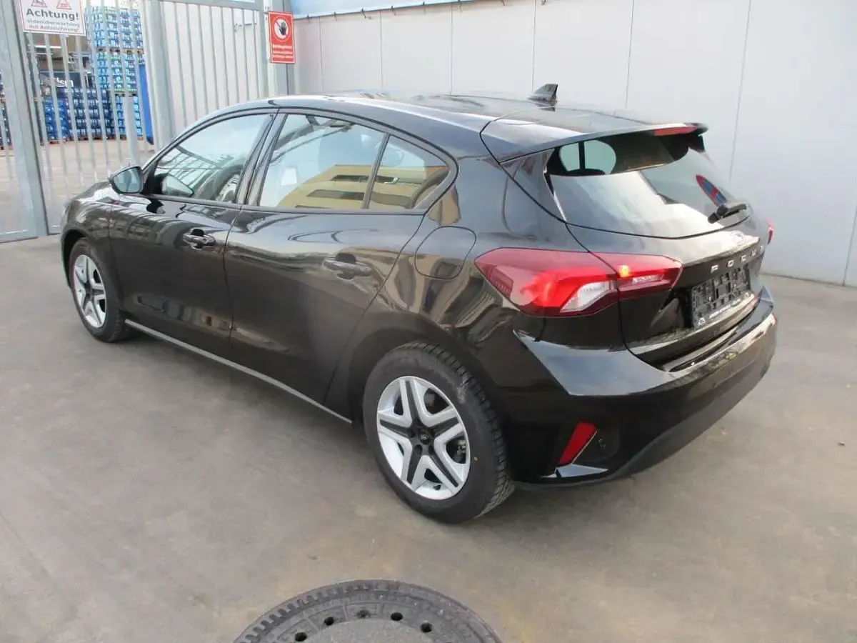 Gebraucht Ford Focus Cool & Connect 101 PS (74 kW) 2022 Schwarz Limousine