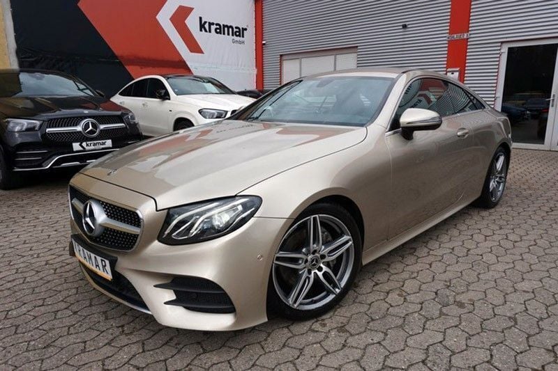 Braun Gebraucht 2018 Mercedes E220 AMG line Coupé | 28.990 € (Superpreis) - Bild 1/4