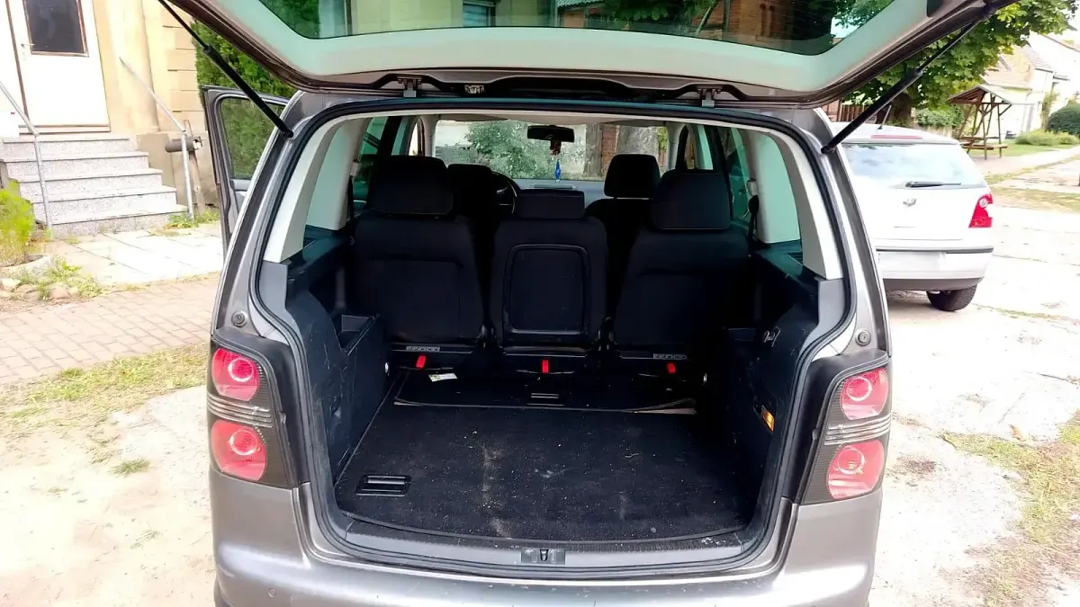 Gebraucht VW Touran 107 PS (78 kW) 2007 Braun Van / Kleinbus