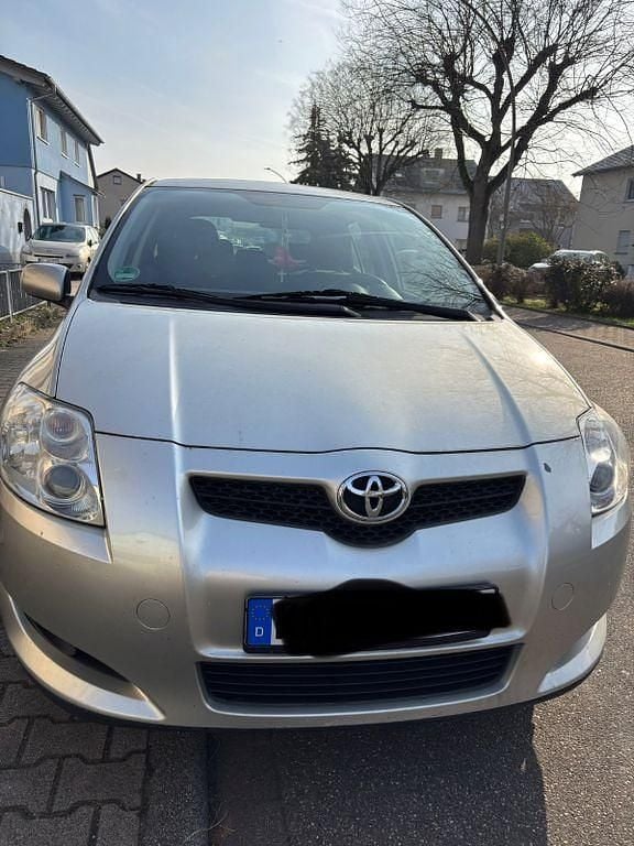 Gebraucht Toyota Auris 132 PS (97 kW) 2009 Silber Kleinwagen